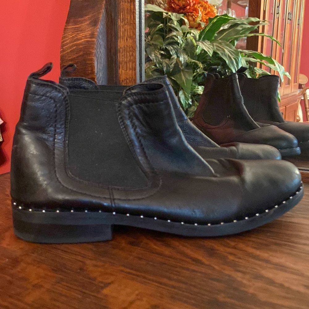 Steve Madden size 7, black leather ankle boots, with silver studs around bottom